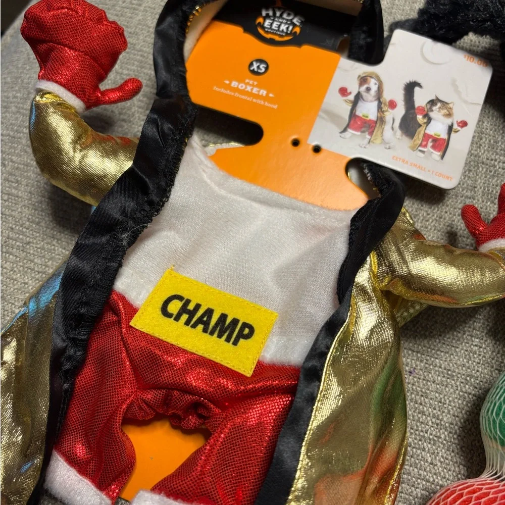 Assorted cat/dog toys. All brand new with tags!